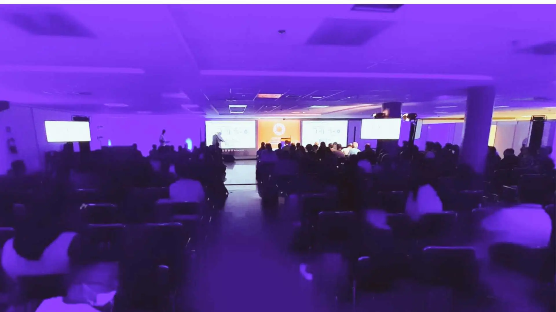 projecao-e-tvs-para-convencoes-e-congressos.02