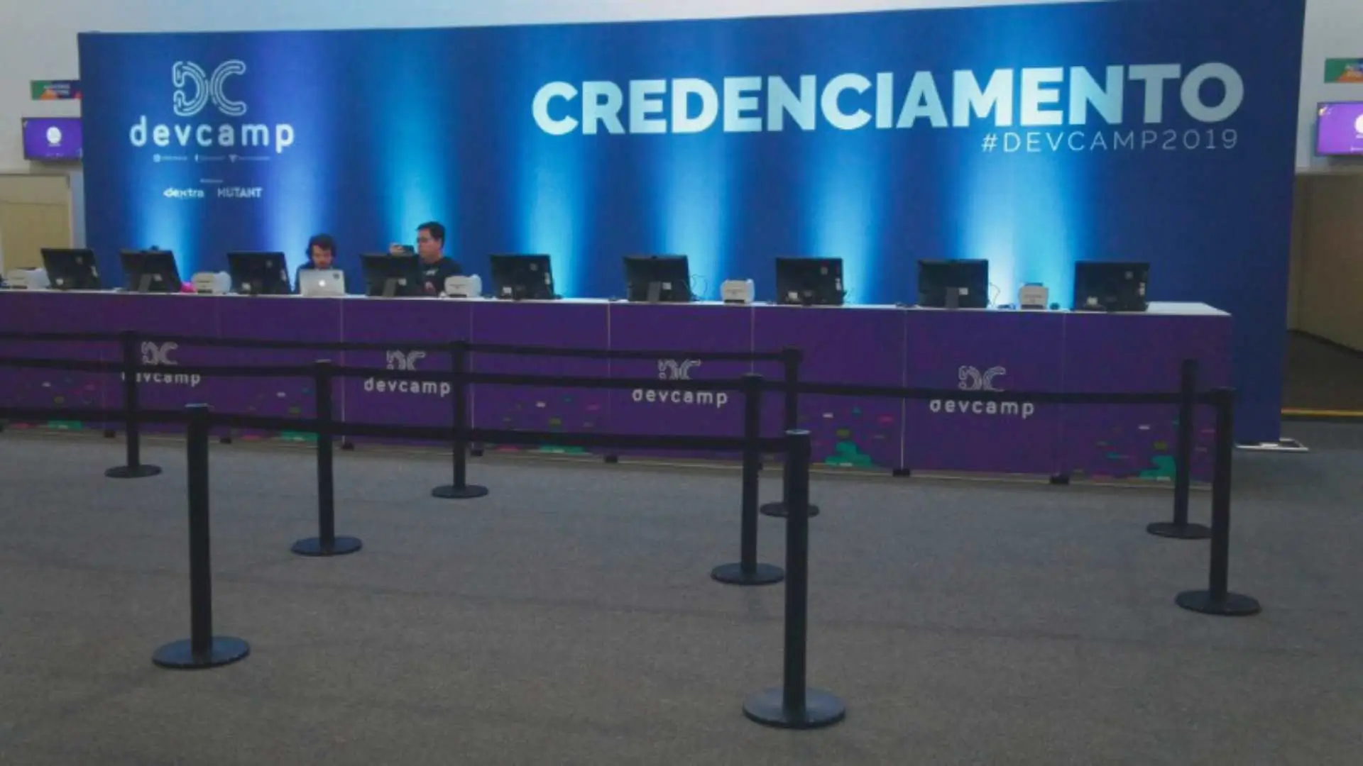 recepcao-balcoes-unifilas-e-sistema-de-credenciamento