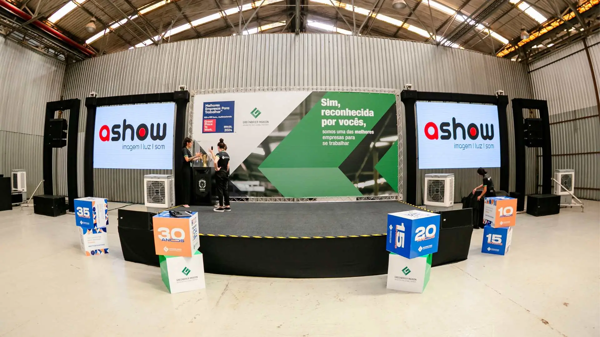 sonorizacao-paineis-de-led-para-eventos-em-galpoes